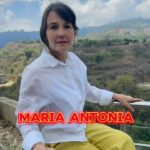 Caridad Canelón Instagram - Será que el italiano llegará a nuestra función de Valencia este 18 de Mayo en el @csiv.valencia ??? Uds que opinan llega o no llega el italiano? Vamos a esperar juntos al italiano, acompáñennos les aseguro que se divertirán 🤣😂😂🤣 Quedan muy pocas entradas ya!!! Así que corre a comprar la tuya y no te pierdas esta maravillosa de teatro que es un canto a la amistad ✨ Entradas en el @csiv.valencia y en las oficinas de @egreamigosuc ✨