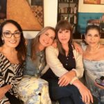 Caridad Canelón Instagram - Se nota que estamos felices Colos?? Nos volvimos a encontrar. . Hoy quiero hablarles de ellas 3 son pilares muy importantes Para mi en la televisión. . La primera mi santa linda mi @amandagutierrezpadron la dueña y señora de las telenovelas en Venezuela, infinidades producciones que protagonizo pero hizo una conmigo la recuerdan?? Angelica Pecado de @martinhahn_1 desde allí nació esta gran amistad, es mi compañera y quien siempre me da un consejo o me llama para corregirme si hice algo malo, para eso son las amigas Colos para apoyarnos. . La segunda mi hermana de la televisión @hildaabrahamzoficial la Maniña Yerichana, cuantas novelas hice con ella?? Ufsss muchas; ella siempre estaba cuando necesitaba desahogarme, llorar o contarle mis secretos. . La tercera @caric7 la señora de la televisión, mi comaita, con ella empecé en una telenovela llamada Gardenia la recuerdan?? . Que les parece mis Colos?? Les gustaría volver a vernos juntas en la televisión?? . #amigas #telenovela #actriz #lacoloquial