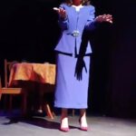 Caridad Canelón Instagram - ÚLTIMAS FUNCIONES Esperando al italiano, una comedia súper divertida con un toque de drama 🎭 HOY 🚀🚀🚀 5PM 🕔 En el @trasnochocult ✨✨✨ Entradas en las taquillas del teatro o por @ticketmundo_ve el link en mis historias 🚀🚀🚀 Una maravillosa obra escrita por nuestra gran dramaturga @marielaromero9118 Dirigida por @tulliocavalli y producida por @produccioneshildaabrahamz @danielagrate ✨✨✨ Con la participación de: @taniasarabia @caric7 @soymariale @marcos.moren @hildaabrahamzoficial Ven a divertirte con nosotros y pasa una tarde diferente 🤩 #Esperandoalitaliano #obradeteatro #MarialeMartin #TaniaSarabia #CaridadCanelon #MarcosMoreno #HildaAbrahamz