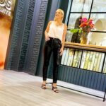 Carina Zampini Instagram - @annarossattiok 👗 @justaosadia 👠 @lunagarzonaccesorios 💍 @seluoficial @christapia_mua 💄 @lomylan 🪞 @lukas.gomezz 💇‍♀️