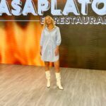 Carina Zampini Instagram - @wemakejeans 👗 @lunagarzonaccesorios 💍 @seluoficial @christapia_mua 💄 @lomylan 🪞 @lukas.gomezz 💇‍♀️