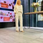 Carina Zampini Instagram - @wemakejeans 👕👖 @liartepaula 🧥 @justaosadia 👠 @lunagarzonaccesorios 💍 @seluoficial @christapia_mua 💄 @lomylan 🪞 @lukas.gomezz 💇‍♀️