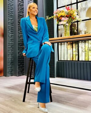 Carina Zampini Instagram - 🧥👖 @portsaidoficial
👕 @zhoueoficial
💍@lunagarzonaccesorios
  @seluoficial
💄@milisanzo.makeup
💇🏼‍♀️@lukas.gomezz
🪞@ivatrigo