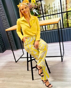 Carina Zampini Instagram - @annarossattiok 👗
@justaosadia 👠
@lunagarzonaccesorios 💍
@seluoficial 
@christapia_mua 💄
@lomylan 🪞
@lukas.gomezz 💇‍♀️