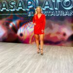 Carina Zampini Instagram - @veronicafarmoda 👗 @justaosadia 👠 @lunagarzonaccesorios 💍 @seluoficial @christapia_mua 💄 @lomylan 🪞 @lukas.gomezz 💇‍♀️