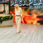 Carina Zampini Instagram - @edelerra 👗 @justaosadia 👠 @lunagarzonaccesorios 💍 @seluoficial @christapia_mua 💄 @lomylan 🪞 @lukas.gomezz 💇‍♀️