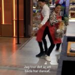 Carin da Silva Instagram - Dags för KVARTSFINAL i ”Sveriges Mästerkock VIP”. Kan min dansbakgrund ta mig till Semifinal??? Vill ni se när jag och Simon valsar runt i köket är det bara att slå på tv4 ikväll kl 20.00 eller titta på tv4Play. 💃🏽👩🏽‍🍳 @simonskold @gladysdelpilar @mons.kallentoft @tv4 #sverigesmästerkock #sverigesmästerkock2023 #sverigesmästerkockvip