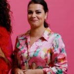 Carin da Silva Instagram - Reklam för vår humorshow BILJETTERNA ÄR SLÄPPTA 🎟️ 🎉 I höst drar jag och @mammasanningar ut på en Sverigeturné. Vi stannar till i 9 olika städer runt om i landet med vår alldeles egna humorshow - REEL LIFE 👏🏽🤭🥳 Så gillar du det vi gör här på Instagram så är det här en show för dig. Dra ihop tjejgänget, ta med mamma eller varför inte kollegorna och gå på en show fylld av skratt, igenkänningshumor, sång, pepp och kanske en gnutta allvar skapad och framförd av oss, två prestigelösa tjejer 👵🏽 👵🏾 som gillar att bjuda på oss själva och som inte är rädda att visa hur det faktiskt är💃🏽😅 Turnéplan och biljetter hittar ni på viviochcarin.se (direktlänk i min profil) Hoppas vi ses i höst ❤️ #reellife #turne #sverigeturne #humorshow