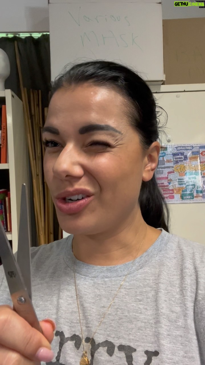 Carin da Silva Instagram - Famous last words……. 😜 Del 1 1. Jag tror inte jag är allergisk längre… 2. Nej, det där är ingen varg…. 3. Hur svårt kan det va? 4. 90% säker….. 5. YOLO! 6. Du ska göra en bakåtvolt. Så här! 7. En skateboard!! Fyll på med fler i kommentarsfältet. 😅