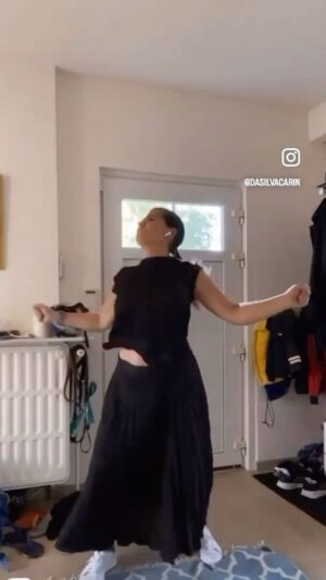 Carin da Silva Instagram - Idag släpptes  listan ”Störst i Sverige på instagram 2023” och jag hamnade på en 6te plats. Helt galet. Tack tack tack!!!
Mycket tack vare det här klippet och mina hängpattar 🙈
Trevlig måndag. ♥️