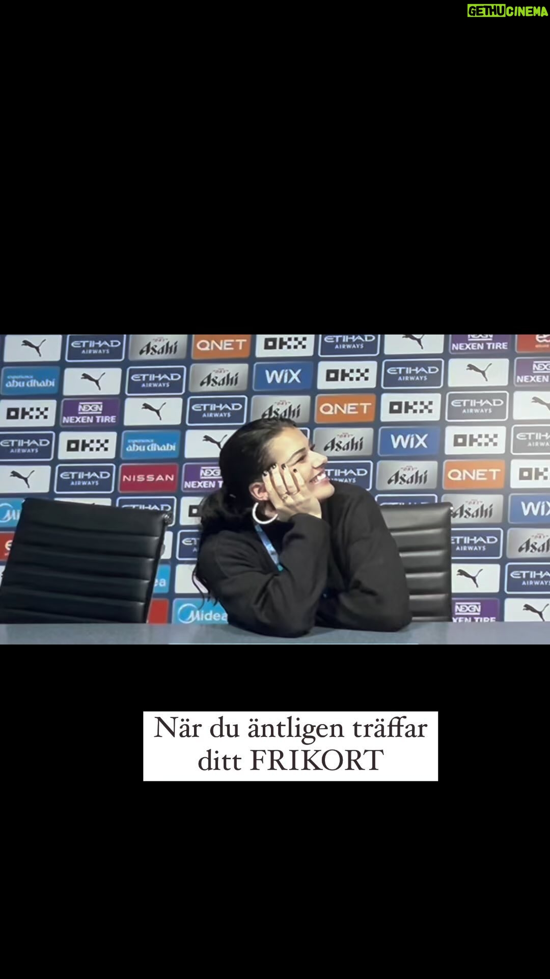 Carin da Silva Instagram - Igår träffade jag mitt FRIKORT!!! Jag kanske inte hanterade situationen så bra….. Har ni frikort och vem i så fall? 👇🏽 Vill också pointers att ingen kom till skada när denna video skapades, varken fysiskt eller psykiskt!! #pepguardiola #manchestercıty #frikort