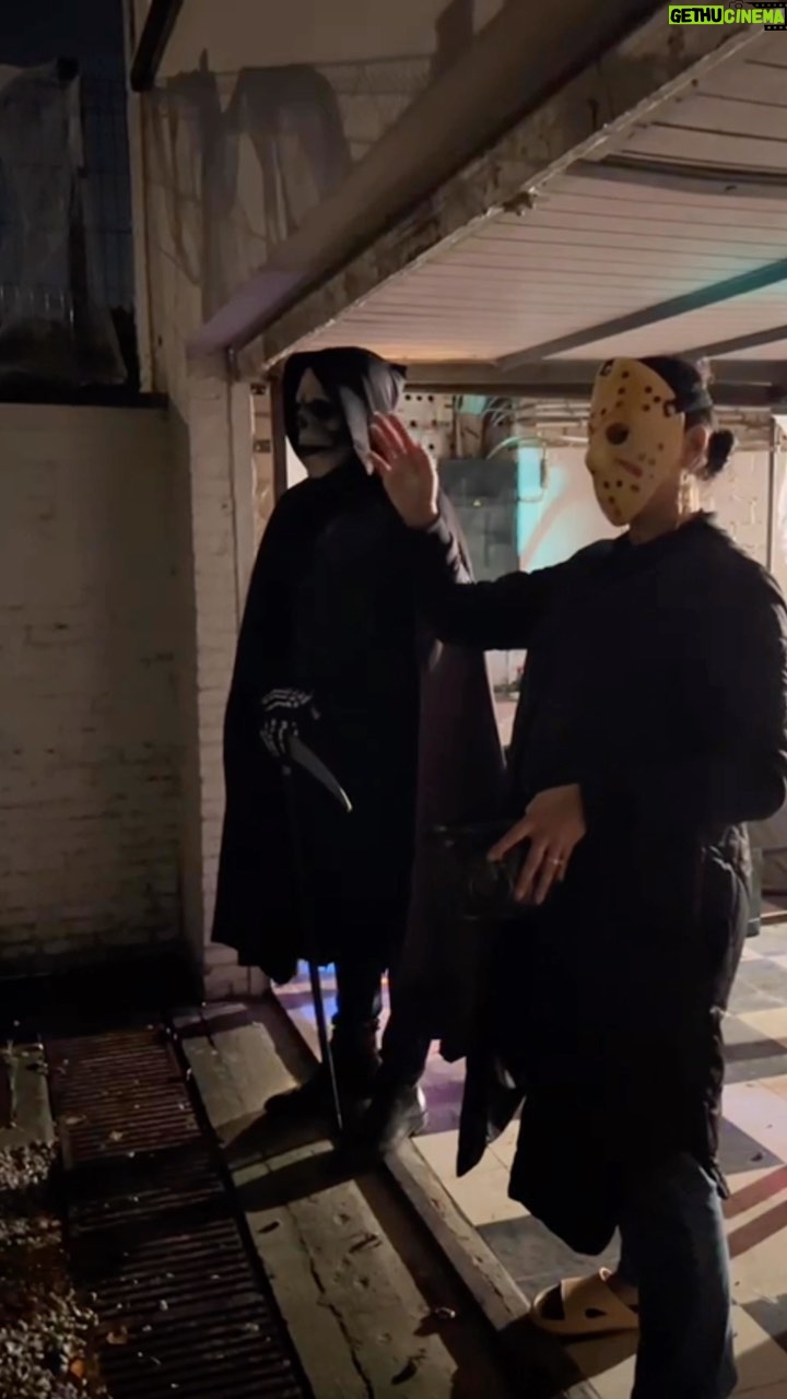 Carin da Silva Instagram - Ja, det kan vara så att jag och min vän @valdimargunnar njöt lite för mycket av att skrämma barn igår…. 👻 Ps, inte många barn kom till skada under gårdagen