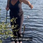 Carin da Silva Instagram - Är det någon som känner igen sig 🙈 Trots många snubblingar och ”tantskrik” så har vi haft den ultimata avslutningen på den svenska sommaren. Vi har spenderat 2 dagar i skogen hos @happiecamp . 🏕️ De har helt magiska glampingtält som är belägna på fantastiska platser runt om i Sverige. Alla tält är möblerade med supersköna sängar med kashmirsängkläder, där finns väl utrustade gasolkök och allt du kan behöva för att spendera ett par dagar i skogen. Du kan t.o.m. beställa matboxar med jättegod mat som är lätt att tillaga i gasolköket. Gå in på deras hemsida för att boka din nästa semester 🏕️ Happiecamp.com