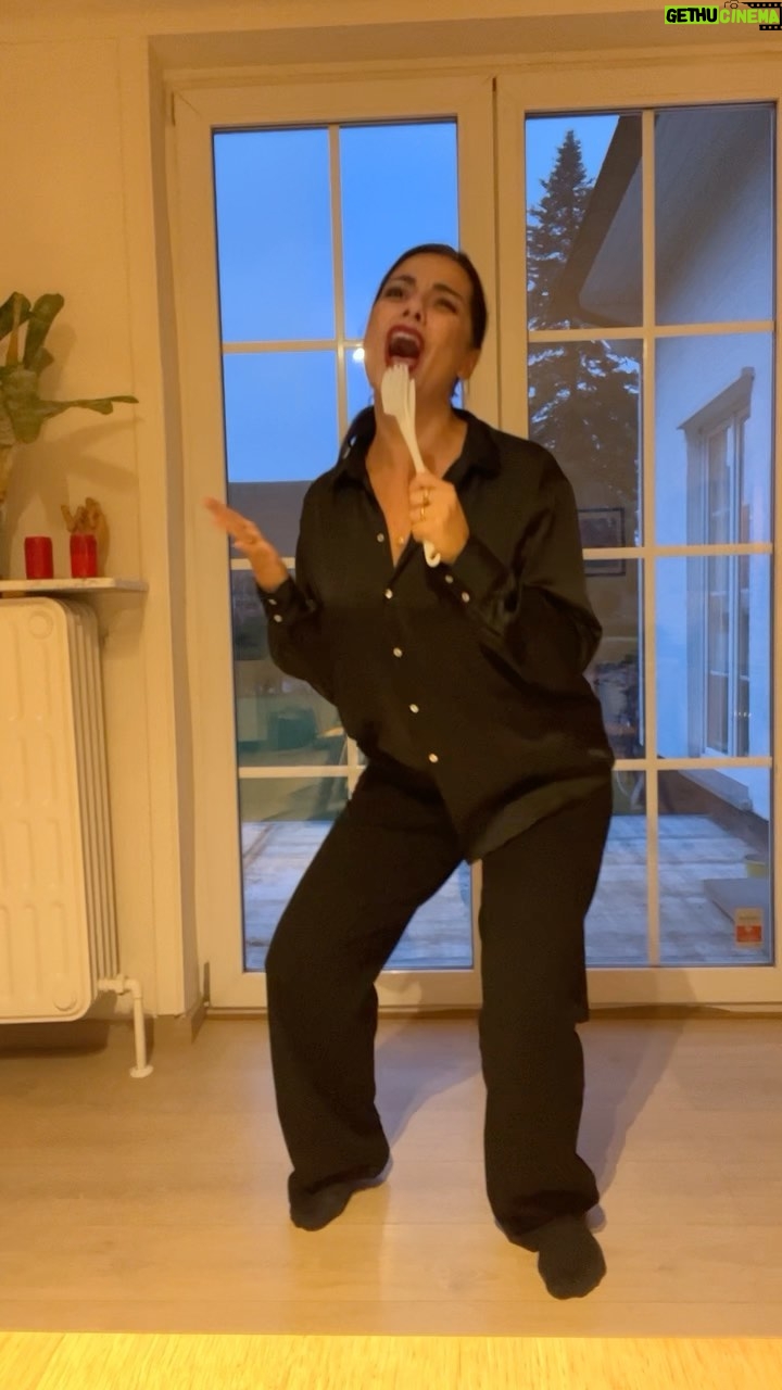 Carin da Silva Instagram - 1 december!!!! Nu är det fritt fram att fira så mycket jul man vill!!!!