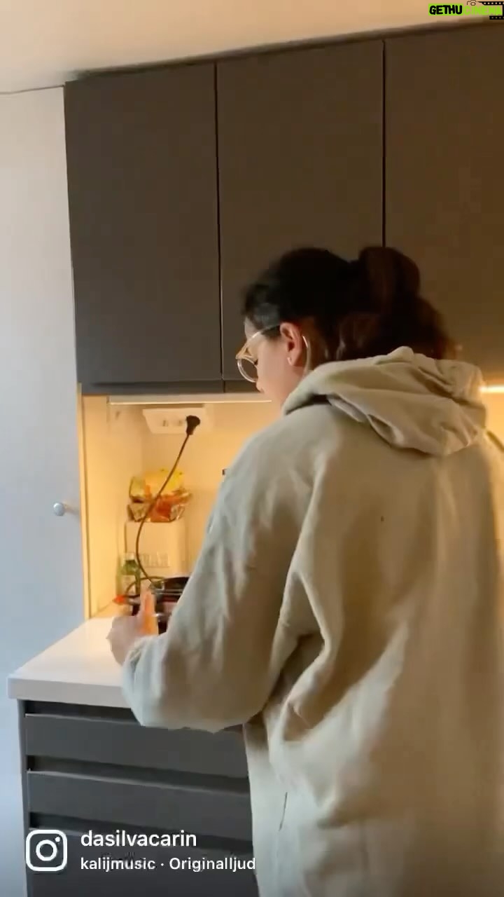 Carin da Silva - 10K Likes - Fƶrsta dagen tillbaka pƄ jobbet efter ett lƄƄƄƄƄƄngt jullov!!!