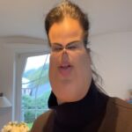 Carin da Silva Instagram - Känner mig helt knäckt!!!! 🦴😅