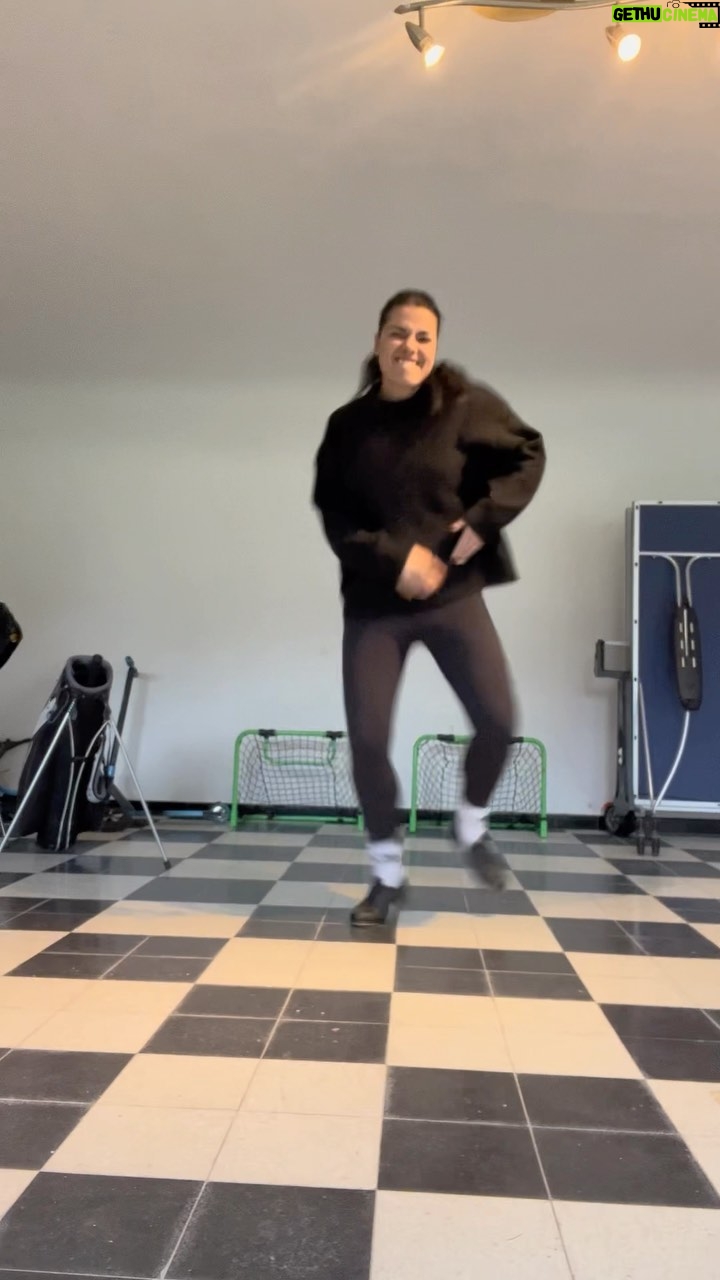 Carin da Silva - 13.5K Likes - Hittade mina gamla steppskor. SUCCĆ!!!