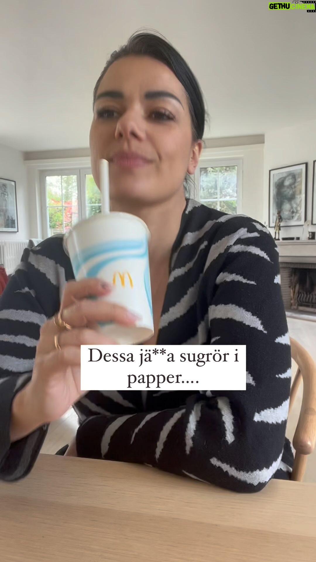 Carin da Silva - 8.9K Likes - Dessa jƤ**la sugrƶr i papperā¦. š