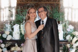 Carla Andrino Instagram - Que privilégio termos sido convidados para VIVER o verdadeiro "Conto de Fadas" que foi o casamento da @danianeto e do @luis.matos.cunha. 

Viva a Amizade. Viva o AMOR. Viva a VIDA ❤️ #gratosavida #quesorteanossa @incroyable.atelierpt