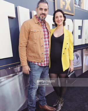 Carla Baratta Instagram - We had The best time at the premier of @thebearfx 🤩 Thank you @fxnetworks @hulu for having the 3 of us last night ⭐️ What an AMAZING show! Don’t miss it…!!! 
8 1/2 moths pregnant. Enjoying the last weeks of this yummy bump and cheeks 🐣 This mama is ready to take a break now (or maybe not😆)
.
Los 3 la pasamos buenísimo en el estreno de @thebearfx 🤩 Gracias @fxnetworks @hulu por invitarnos anoche ⭐️ Que show tan increíble, no se lo pierdan…!!! 
Con 8 meses y medio de embarazo. Disfrutándome las últimas semanas de esta panza y estos cachetes deliciosos 🐣 Creo que esta mamá está lista para tomar un descanso (o tal vez no 😆)