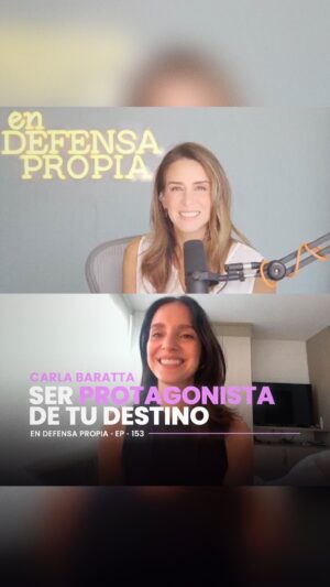 Carla Baratta Instagram - Las señales, el destino y cómo se interpretan las etapas de la vida. De eso hablé con mi invitada @carlabaratta en el episodio de hoy. Carla es actriz y arquitecto, aunque esta segunda profesión se quedó solo en el título, ya que decidió ir a por su hobby. Emigró a Los Angeles con el plan de trabajar de mesera mientras entendía la ciudad y quedaba seleccionada en algún casting, pero a los dos días de haber llegado, la seleccionaron para ser protagonista de la serie #MayansMC, algo irreal y poco común para muchos actores que recién empiezan.

La vida de Carla fue transformándose tanto en lo personal como en lo profesional, pero siempre siguiendo su intuición y las señales que la vida le presentaba. Hablamos de la individualidad aún siendo madres, sobre cómo compartir profesión con tu pareja ayudó a entenderse mejor en la relación, y cómo la pintura, su otro hobby, le ha servido de método de meditación activa para encontrarse consigo misma y ver la simplicidad de la vida, siempre #EnDefensaPropia

Episodio ya disponible en todas las plataformas de audio: spotify, google podcasts, apple podcasts, amazon music y en mi canal de youtube.

#ErikaDeLaVega #podcast #carlabaratta