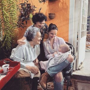 Carla Baratta Instagram - 4 generaciones. Mis mujeres, mis maestras, mi tribu. Tengo el alma llenita 🍃