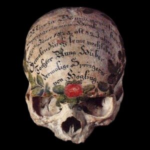 Carla Valentine Instagram - ❤️ Continuing my 'Valentine' theme are these beautiful painted skulls at Hallstatt ossuary (or bone house/"beinhaus") in Austria. The unadorned skulls are removed from the grave after 15 years, with the owners' consent, and bleached on a shelf by the sun and the moon, over the course of a few days, in the nearby gravedigger's cottage. Then they're beautifully decorated: the choice of decoration is usually an option out of four - Ivy for faithfulness, Laurel for victory, Oak for glory and Rose for LOVE 🌹
#humanremains #anatomy #pathology #specimen  #valentinecountdown #valentine #bloodyvalentine #anatomicalheart #valentinesday #bloodyvalentine #biology #physiology #mybloodyvalentine #galentines #heart #anatomicalheart #forensics #forensicscience #bonehouse #ossuary #hallstatt