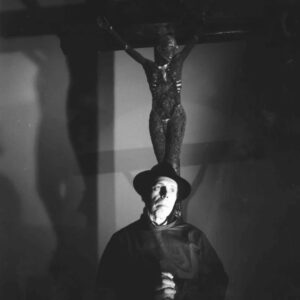 Carla Valentine Instagram - For Easter weekend: Here are images of a crucified plastinate entitled "Jesus" created from human bone and blood vessels, by Gunther von Hagens, for a Channel 4 documentary in 2012 "Crucifixion". B&W photos are Marco Sanges. Although many consider his work controversial and obviously some thought this was quite heretical, he insists that this work is not meant to be blasphemous but a true expression of his Christian values. I remember watching the documentary at the time and during filming I think he’d discovered he was terminally ill with Parkinson’s Disease and you could see his whole attitude of showmanship become very humble and reverent. It’s ironic he has discovered a way to preserve human flesh for posterity – they’ll “live forever”, as it were – but he is already dying. He says after his death he WILL be made into a plastinate and put on display as part of Bodyworlds.
#humanremains #plastinate 
#remains2beseen #crucify #crucifix #crucifixion #plastination #easter #gunthervonhagens #vonhagens  #bodyworlds #lent #crucified
#easter #easterweekend #jesus