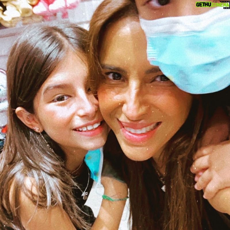 Carla Ballero - 1K Likes - De paseo con mis niƱos.
#losamo .
#familia #vida#love