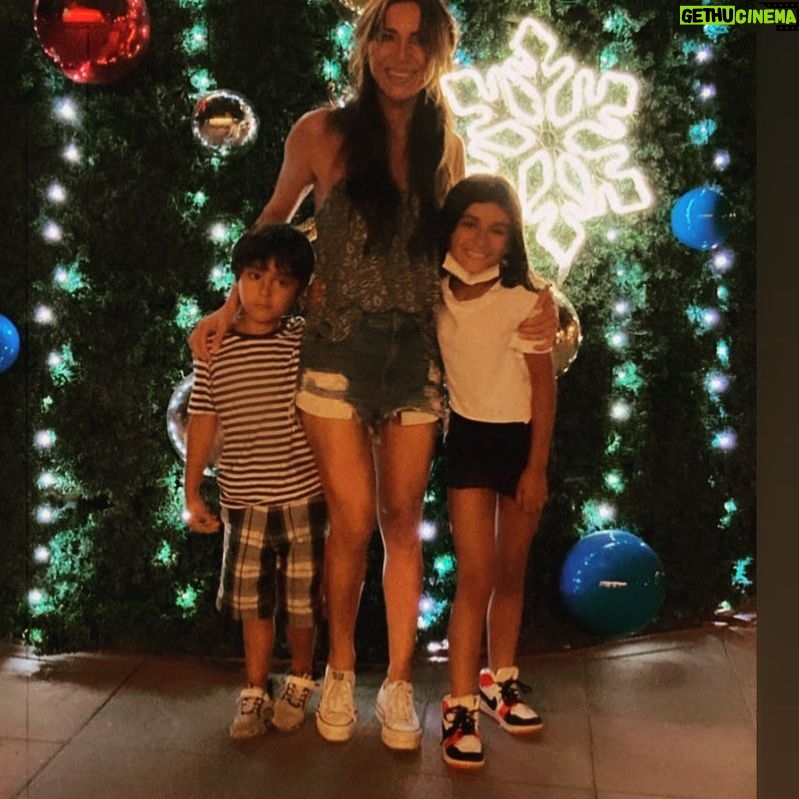 Carla Ballero - 0.9K Likes - #feliznavidad ā¤ļøšā¤ļøšā¤ļø