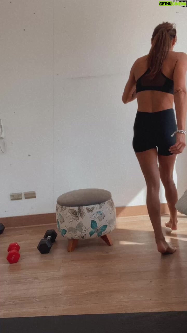 Carla Ballero - 1.8K Likes -