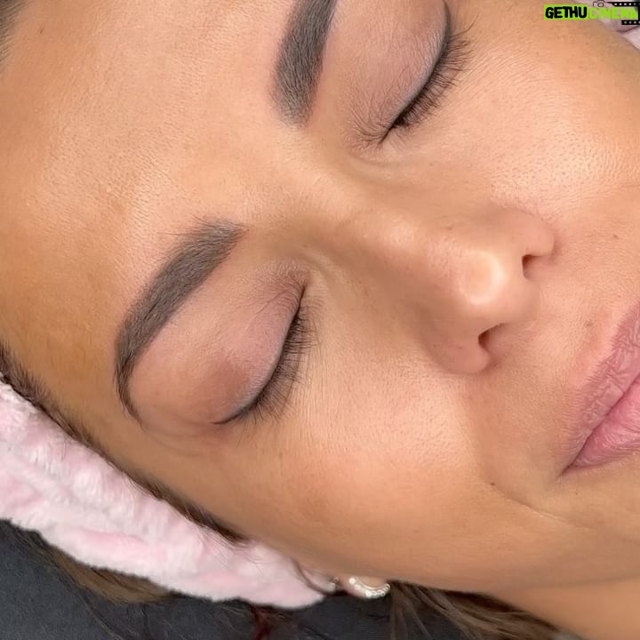 Carla Ballero - 1K Likes - Gracias @carlaballeroa por confiarme tu belleza š