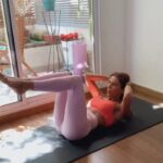Carla Ballero Instagram - Abdominales en casa Vamos!!!! #ejercicios #entrenandoencasa #fitness #fit #fitmotivation #ejerciciosencasa💪