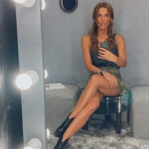 Carla Ballero Instagram - Feliz donde semana para todos.
Disfruten a los q aman ❤️😘🙏