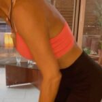 Carla Ballero Instagram - 2x20 por cada brazo 💪 #ejercicios #vidasana @fithomechile #kettlebell #entrenamientoencasa #fitness
