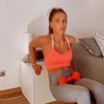 Carla Ballero Instagram - Para hacer en casa Entrenando #triceps #brazos #fit #vidasana #entrenamientoencasa