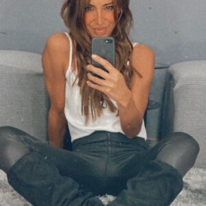 Carla Ballero Instagram - Buenos días para todos q tengan un gran jueves 😘🙏🌞