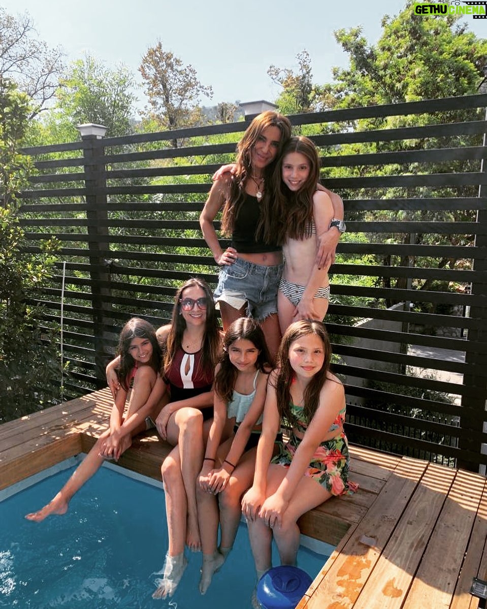 Carla Ballero - 1.3K Likes - Mi familia #lasamo
