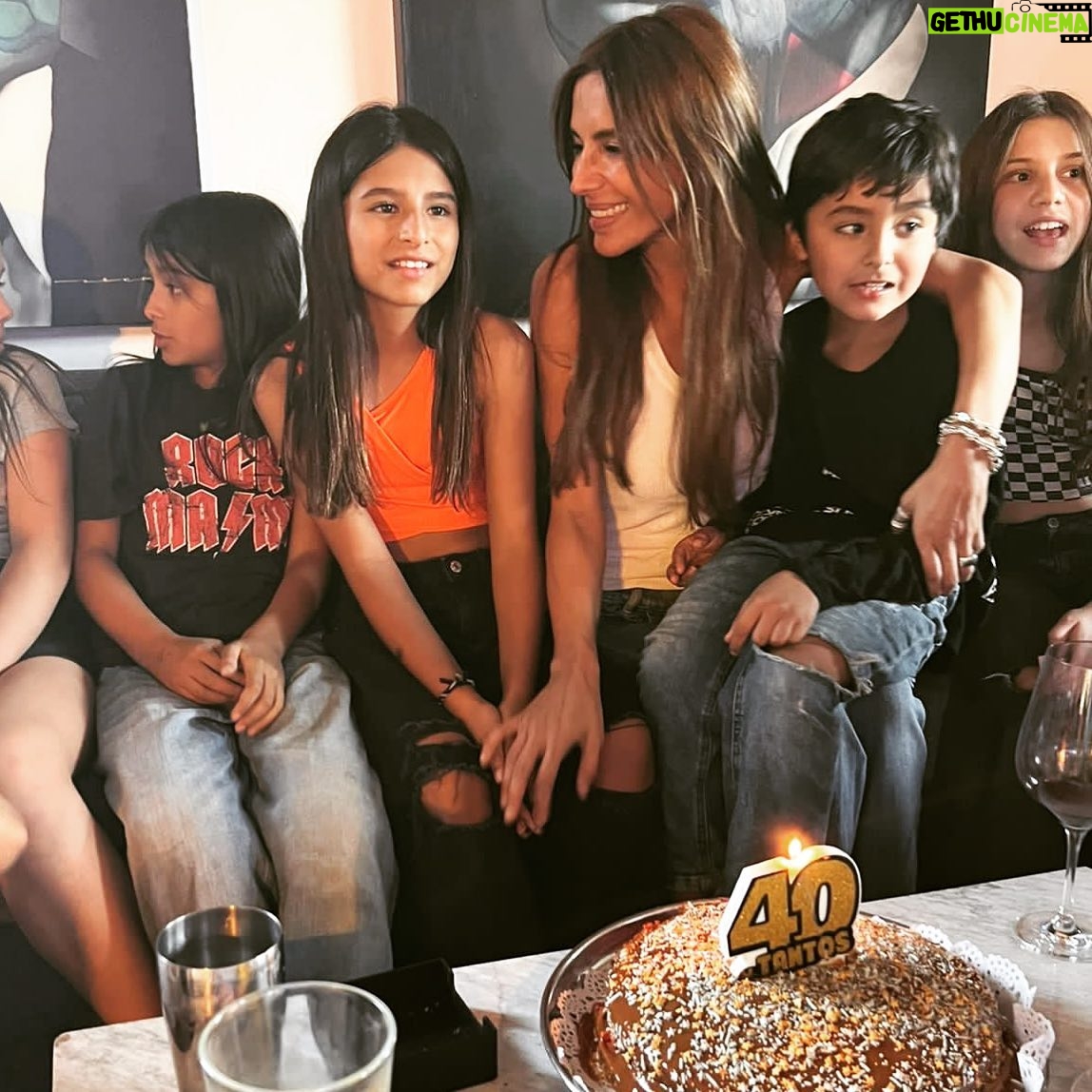 Carla Ballero - 1.4K Likes - Gracias a todos soy feliz a mis 44 años .
Tengo todo lo q se puede pedir ☺️😘❤️