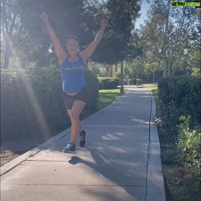 Carla Esparza Instagram - 9th month!! In training mode for “game day”/labor LOL💪🏽🤰🏻Can’t stop won’t stop! 💪🏽💥 . In all seriousness, I’ve tried to maintain 4-5 light workouts a week, eat clean, pelvic floor therapy, plenty of water, and rest throughout my pregnancy to do my best to ensure a speedy recovery, healthy pregnancy and labor. Though sometimes no matter what we do, some things like certain pregnancy symptoms and things that come up in labor are out of our control, we definitely can do everything in our power to give ourselves the best chances of success. This is how I like to view my fights, sometimes we can’t control what goes on in the cage, but we can do our best to hedge our bets by training smart, dieting, flexibility, rest, etc. 4 weeks left, wish me the best for a smooth final stretch and labor 😁