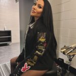 Carla Harvey Instagram - What were your favorite bands growing up? Mine were @gunsnroses , @panteraofficial and @lordsofacid (the order depended on my mood 🤣🤣) Driving in my car yesterday pumping LUST i couldn't help but smile that that 16 year old kid is still in me and will still fight you over these bands 🤣 Warming up @charbenante throne last week 🤣 jacket by @stitcheddenim