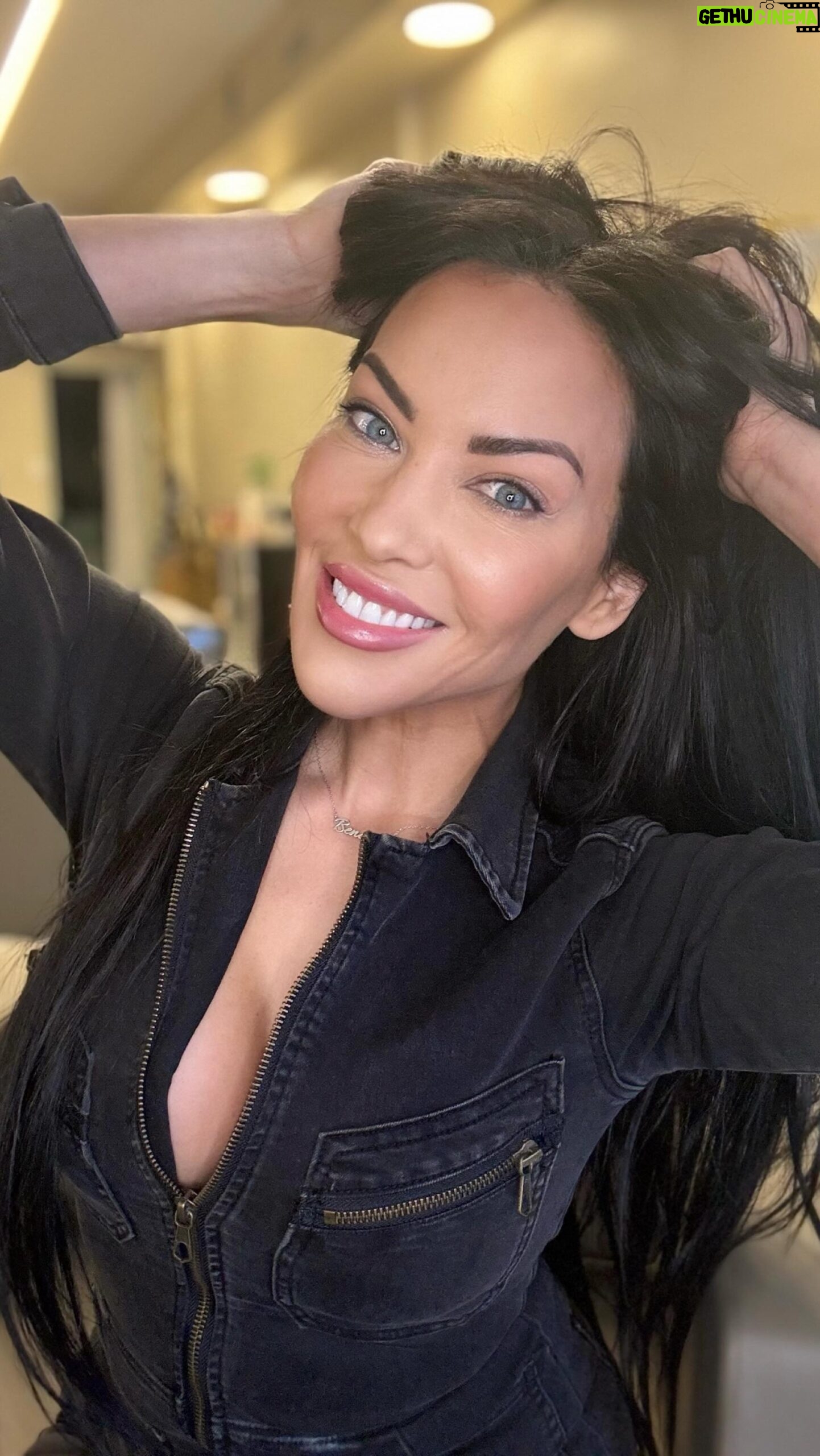 Carla Harvey Instagram - Wondering when to use @biotiteskin? You can use our serum all by itself or as part of your daily routine. In the winter (The wind and cold in Chicago makes me so sensitive 😡) I use my ISDIN vitamin C, Skinbetter trio moisturizer and then Biotite to seal it all in with an extra layer of moisture. Biotite creates a great canvas for makeup!!! At night i use retinol compounded by my derm followed by biotite on my face and neck. A double blow out with @bellamihairpo tools by my girls @hairvibesbypatricia @hairbytaylor.made is my fav 🤣My makeup is a quick five min get up and go routine with @nars radiant foundation in Saheel and orgasm blush, @lancomeofficial monsieur big mascara, @guccibeauty sun kissed glow bronzer 02, and @maccosmetics edge to edge lip liner that i top off with my Biotite lip balm. Grab a bottle of our serum this week and score a free lip balm! Link in bio, babes🫶🏽#cbdskincareproducts #biotite