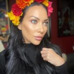 Carla Harvey Instagram – @a1313w made me a flower crown for Day of the Dead and now i’m the Queen of Autumn and you can’t tell me any different 💁🏽‍♀️🦇