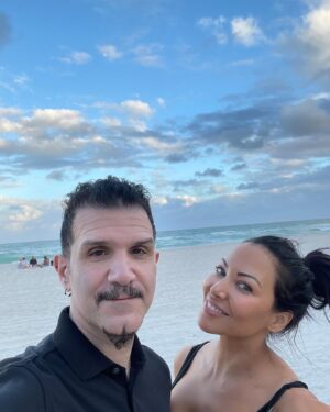 Carla Harvey Instagram - Happy Birthday to my love @charbenante ❤️This was YOUR YEAR! As fun as it has been to watch you crush stadiums my favorite moments are still the little ones like drawing on the couch with you. Doing life with you is pretty rad! Tonight we celebrate at @kissonline and I can’t wait to dance to your favorites like #heavensonfire 🤣🤣🤣🤣😂😂😂😂😂