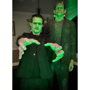 Carla Harvey Instagram - Happy Halloween from 1313 Mockingbird Lane 🎃 Channeling our inner Munsters 🖤We had so much fun recreating our favorite spooky couple last week with the help of @trooperhelmet 🧟‍♂️Swipe for all treats, no tricks 😜Thank you @cnelsonfx @nickmarrastudios @superstitchous_co #everydayishalloween #munsters #lilymunster #hermanmunster #yvonnedecarlo