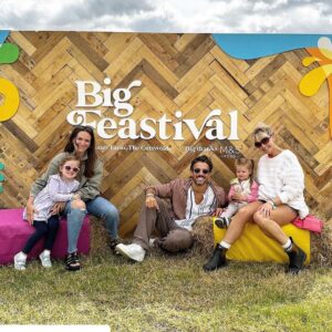 Carley Stenson Instagram - Wow @thebigfeastival you  sure know how to throw a party! A BIG HUGE FAMILY FUN FILLED PARTY!!
Thankyou x were all so happy x eeek got to see @otimabuse and @mariusiepure too ❤️❤️❤️❤️with our gorgeous @jenniferanne_10 and Layla #cousins