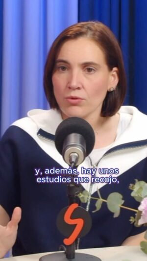 Carlota Corredera Instagram - El 76% de los mensajes analizados tienen contenido ofensivo hacia las personas con obesidad y sobrepeso. La palabra 𝘨𝘰𝘳𝘥𝘢 supera en casi el doble al de 𝘨𝘰𝘳𝘥𝘰 y el uso de 𝘰𝘣𝘦𝘴𝘢 triplica al de 𝘰𝘣𝘦𝘴𝘰. 

#Superlativas #Podcast #Salud #SaludMetabólica #SaludMental
