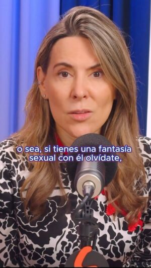 Carlota Corredera Instagram - ¿Se puede ser amigo de tu ex? 

🤔

#Superlativas #Podcast