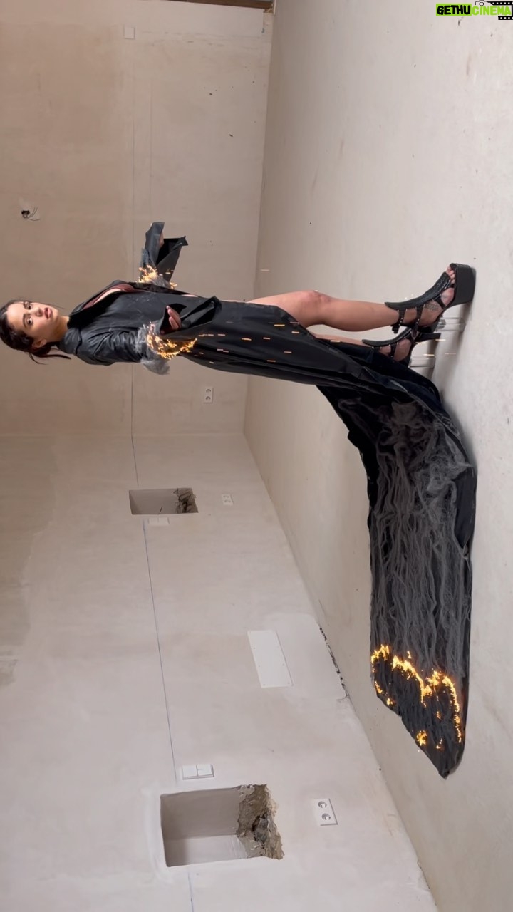 Carlota Guerrero - 34.4K Likes - Rosalia for Motomami, Mallorca, November 2021
Styled by @aikamoshita fire jacket by @samxmacer