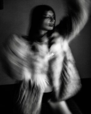 Carlotta Antonelli Instagram - My dark dance by @skino_ricci 🦇
#animalsfree